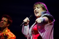 Mūzikls Mamma Mia! Latvijā sajūsmina 25 tūkstošus skatītāju