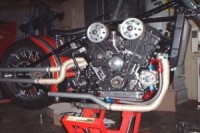 Motocikls ar Alfa Romeo BOXER dzinēju