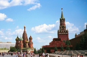 "Naši" aktīvisti aicina krievus neceļot uz ārzemēm