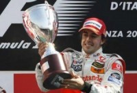 F-1 Itālijas "Grand Prix" dubultuzvaru izcīna "McLaren-Mercedes" piloti