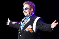 Sera Eltona Džona koncerta apskats