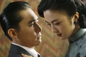 Ķīnas cenzori brīdina kinorežisorus neiekļaut filmās erotiskas ainas