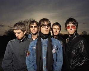 Oasis dziedātājs slepeni apprecas
