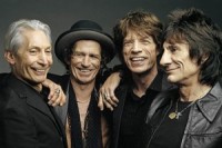 Izsolē pārdod unikālu "The Rolling Stones" plati ar "The Beatles" autogrāfiem
