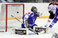 Latvijas hokeja izlase pēcspēles metienu sērijā piekāpjas Somijai