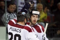 Latvijas hokeja izlase pārbaudes spēlē uzvar Slovākiju