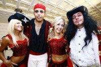 Muzikālā apvienība "Pirates of the Sea" gatavojas Eirovīzijas dziesmu konkursam