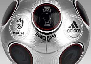 adidas prezentē jauno bumbu UEFA EURO 2008 finālam
