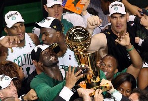Par NBA čempioniem kļūst "Celtics" komanda