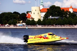 Latvijas F2 ūdens motosportisti sola spraigas sacīkstes