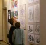 Valmieras Kultūras centrā aplūkojama Valmieras Mākslas vidusskolas audzēkņu darbu izstāde