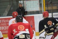 Noslēdzas hokeja nometne “Karstais ledus’09”