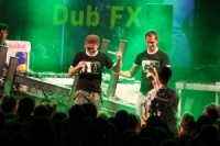 Foto no DJ Dub FX uzstāšanās Sauleskalna estrādē