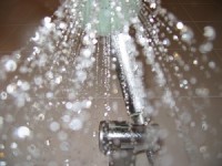 Mazgāšanās dušā var kaitēt veselībai
