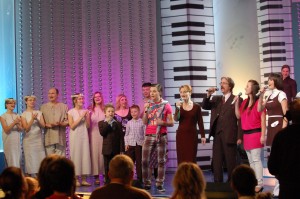 Šo svētdien Latvijas dziedošo ģimeņu svētkos skanēs skatītāju izvēlētas dziesmas