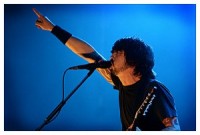 “Foo Fighters” koncertu translēs “Facebook”