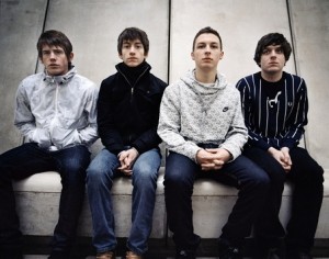 "Arctic Monkeys" paziņo par Eiropas turnejas uzsākšanu