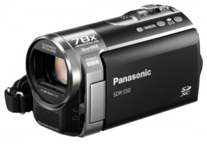 Panasonic prezentē jauna standarta videokameras ar pasaulē pirmo 33mm integrēto platleņķa objektīvu