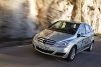 Daimler uzsāk Mercedes-Benz B-klases F-CELL  - pirmā sērijveida elektromobiļa ražošanu
