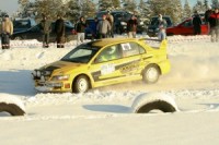 Ziemas autosprinta čempionātā Jelgavā arī ar radžu riepām