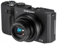 Samsung demonstrē kompaktkameru ar AMOLED ekrānu un nopietnu objektīvu