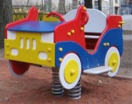 Latvijas Blondīņu asociācija atklāj bērnu rotaļlaukumu Kronvalda parkā