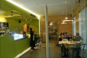 Rīgā atvērts pirmais deli stila Londonas restorāns Harry Morgan