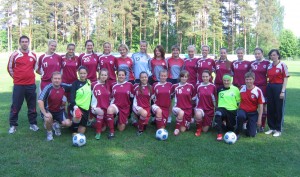 Latvijas U-19 meiteņu futbola izlase devusies uz EČ kvalifikācijas turnīru Ungārijā