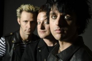 Uz lielā ekrāna tiks demonstrēts grupas "Green Day" koncerts