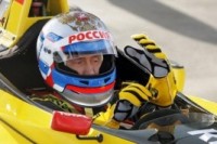 Putins sēžas pie F1 bolīda stūres