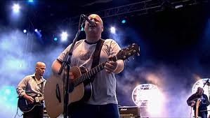 „Pixies" ierakstīt albumu lūdz pat Bono