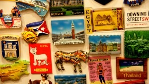 Pasaules tūrisma dienā Rīgā atklās magnētiņu izstādi "Pasaule uz ledusskapja"