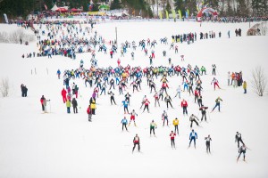 Atceltas ikgadējās slēpošanas sacensības Apkārt Alaukstam