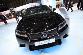 Lexus atklāj GS modeļu saimes jauno paaudzi