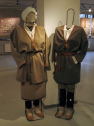 Tautas apģērbs un mode ceļo laikā no 11.gs. līdz 21.gs.