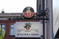 Vecrīgā durvis vēris mūzikas bārs "Rīgas Skaņu Fabrika"