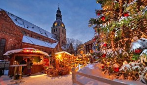 Iededzot Rīgas galveno egli, atklās Vecrīgas Ziemassvētku tirdziņu Doma laukumā
