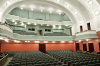 Daugavpils teātrī Ivara Lūša vadībā top muzikāls iestudējums „Zelta nauda"