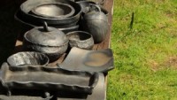 Tukumā atklās izstādi „Slāpētā keramika podos un bildēs”