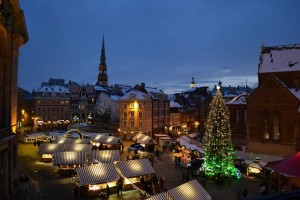 Ar Rīgas galvenās egles iedegšanu atklās Ziemassvētku tirdziņu Vecrīgā
