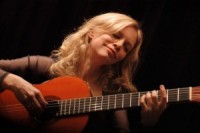 Pasaulslavenā ģitāriste Muriela Andersone koncertēs Rīgā