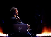 Ar astoņu stundu koncertu festivālā Ad Lucem 2014 atgriežas britu čellists Metjū Bārlijs