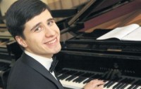 Pianists Andrejs Osokins koncertēs Ungurmuižā