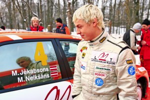 Sekunžu duelī virsroku ņem jaunības ambīcijas