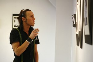 Aškas melnbaltā emociju gamma