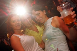 No šodienas Rīgā var sākt darboties vasaras kafejnīcas