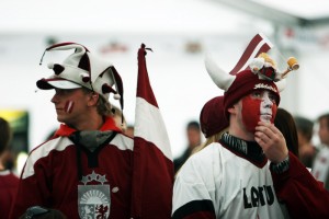 Latvijas hokejisti zaudē Itālijai un cīnīsies par palikšanu augstākajā divīzijā