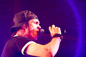 Aizmirsuši kefīru! Jeb Double Faced Eels Sapņu fabrikā!