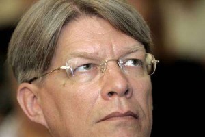 Zatlers piedalīsies upuru piemiņas dienas pasākumos