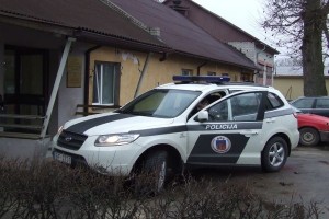 Pēc pakaļdzīšanās izdodas aizturēt lielā ātrumā braucošu autovadītāju